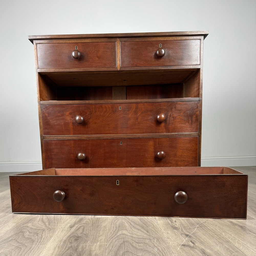 Antique 19th Century Chest Of Drawers In Mahogany  View X