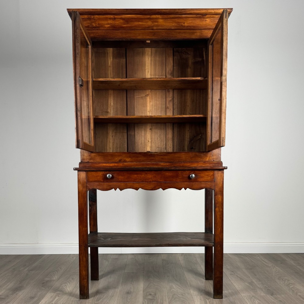 Antique 19th Century Country House Cabinet In Oak 
 View II