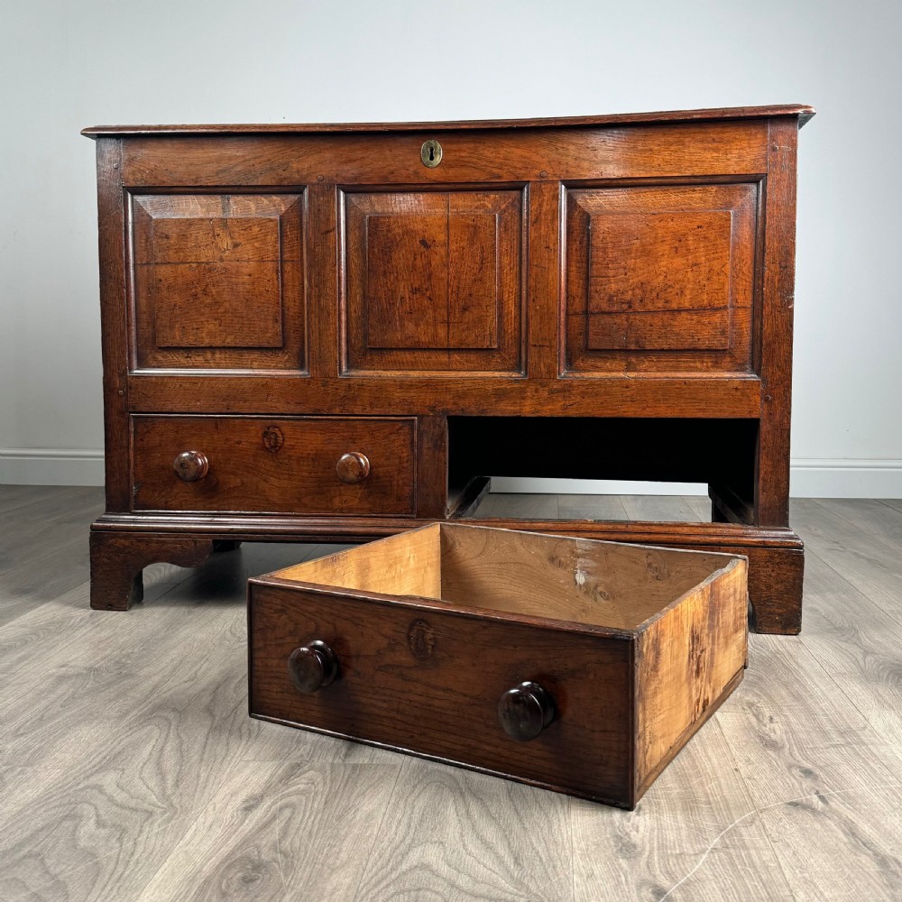 Antique 18th Century Mule Chest / Coffer In Oak 
 View XIX