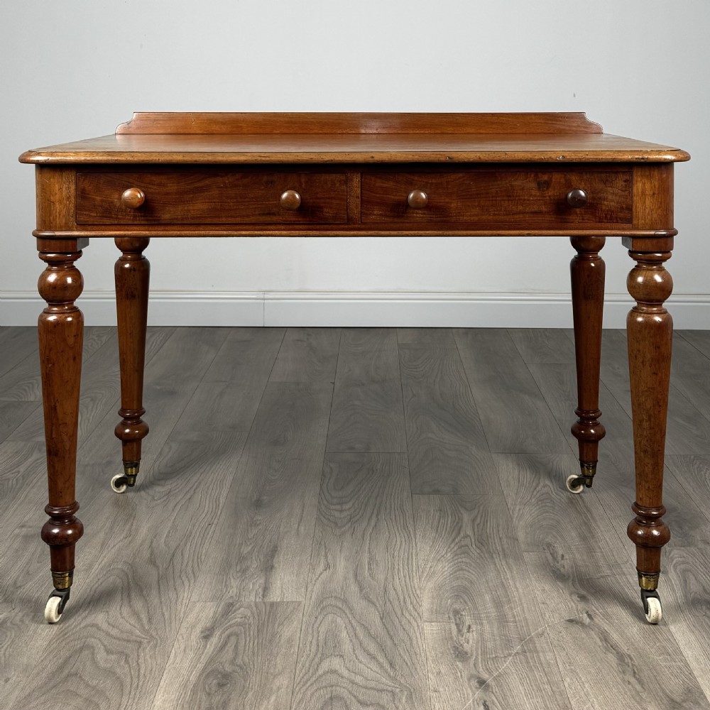  Antique 19th Century Fine Quality Writing Table In Mahogany 

