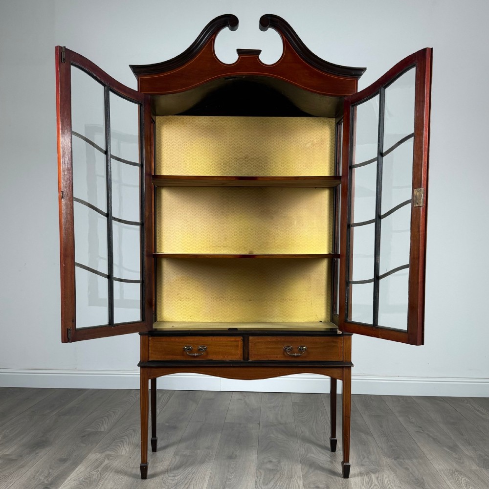 Antique 19th Century Display Cabinet In Mahogany View II