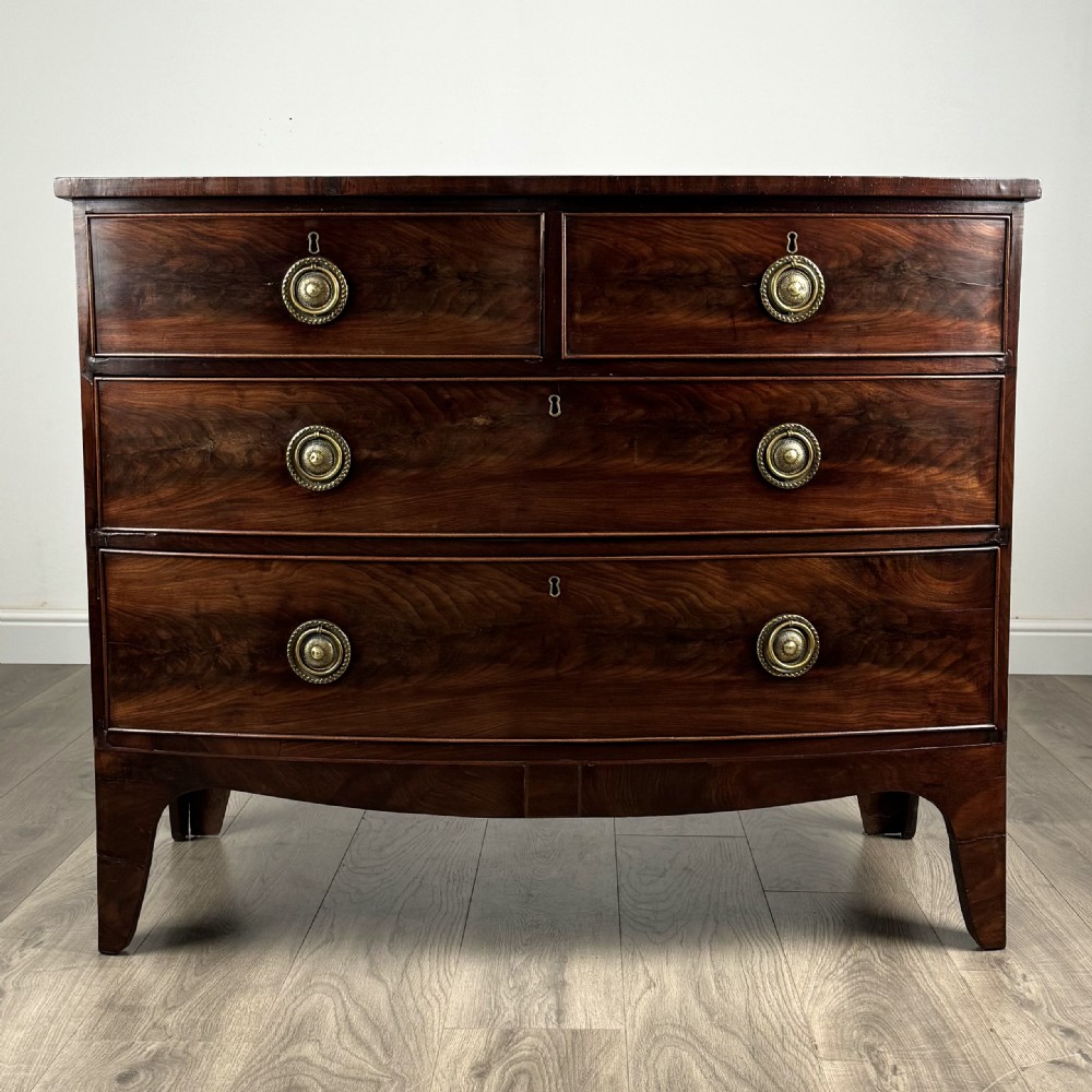  Antique 18th Century Bow Front Chest Of Drawers In Mahogany 
