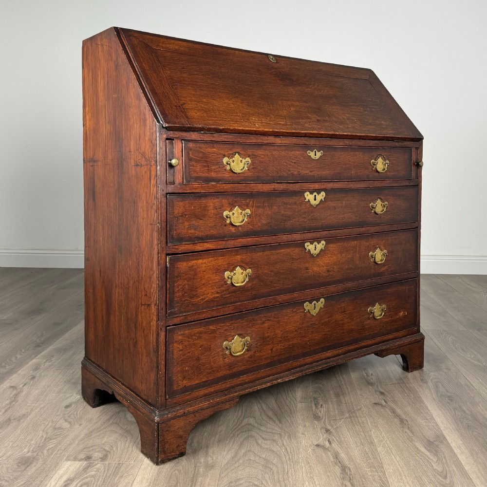 Antique 18th Century Fine Quality Bureau In Oak 
 View IX