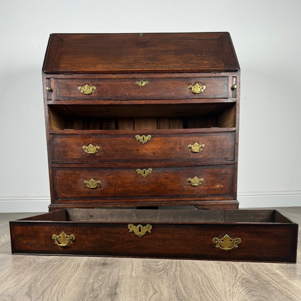 Antique 18th Century Fine Quality Bureau In Oak 
 View XI