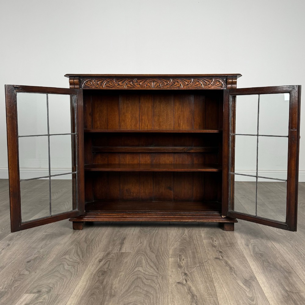  Antique 20th Century Fine Quality Bookcase In Oak 
 View II