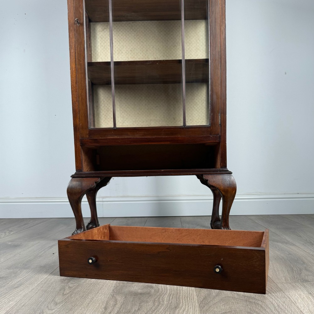 Antique 20th Century Display Cabinet In Mahogany  View XI