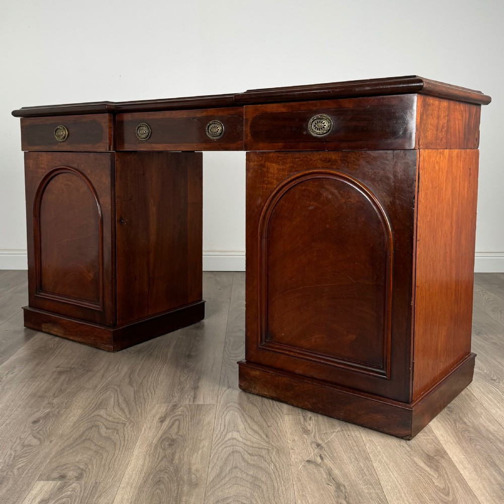 Antique 18th Century Pedestal Sideboard In Mahogany  View III