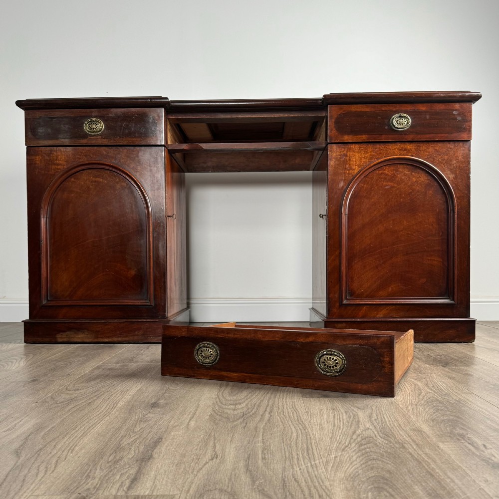 Antique 18th Century Pedestal Sideboard In Mahogany  View XI