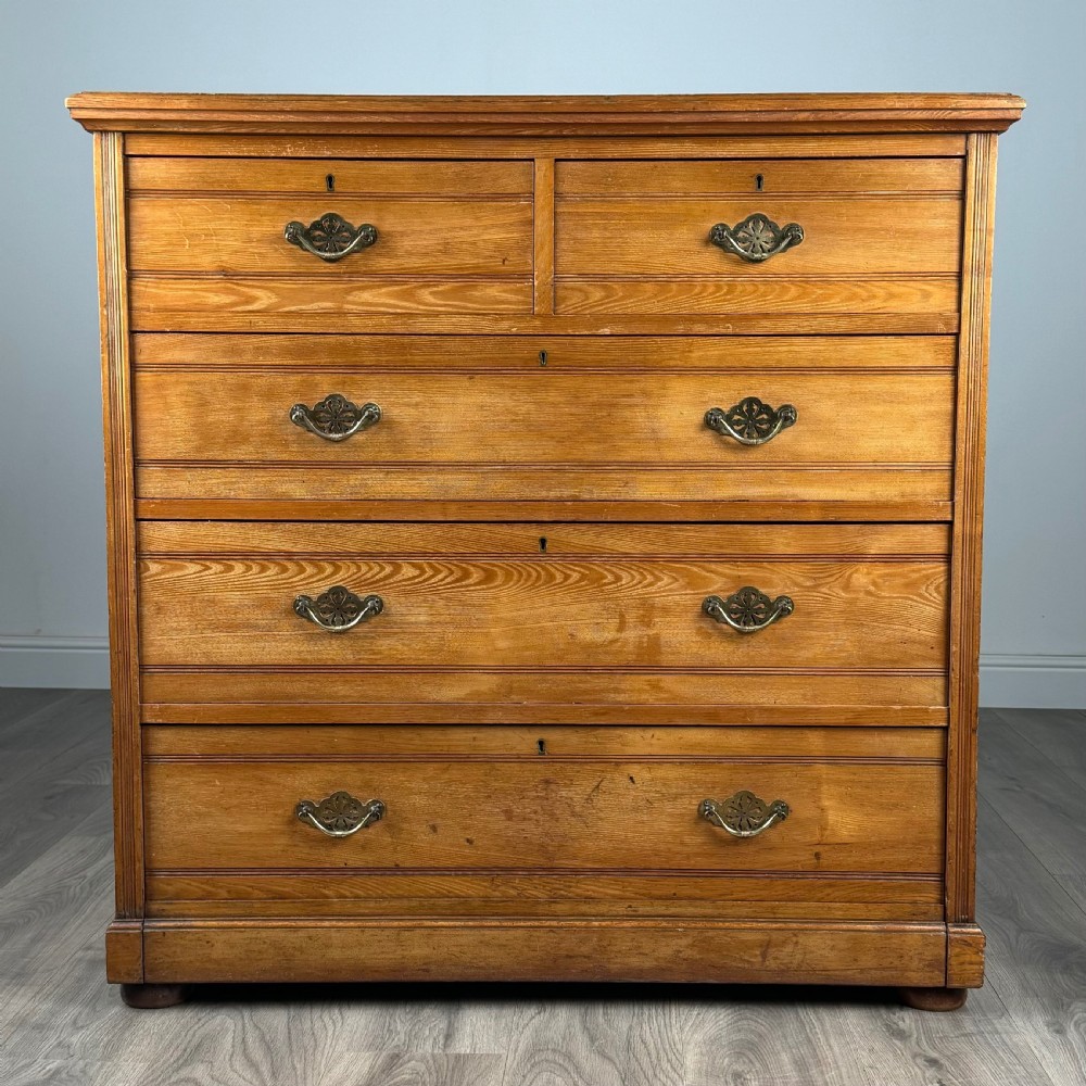  Antique Late 19th Century Fine Quality Chest Of Drawers In Oak 
