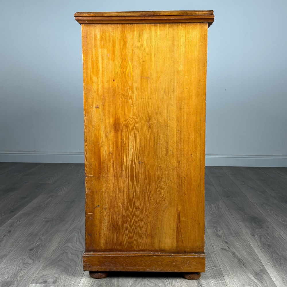  Antique Late 19th Century Fine Quality Chest Of Drawers In Oak 
 View III