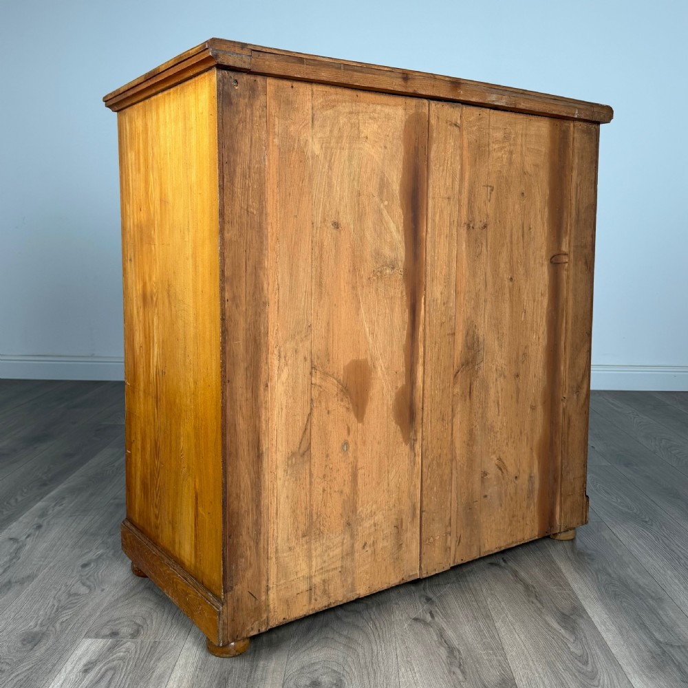  Antique Late 19th Century Fine Quality Chest Of Drawers In Oak 
 View IV