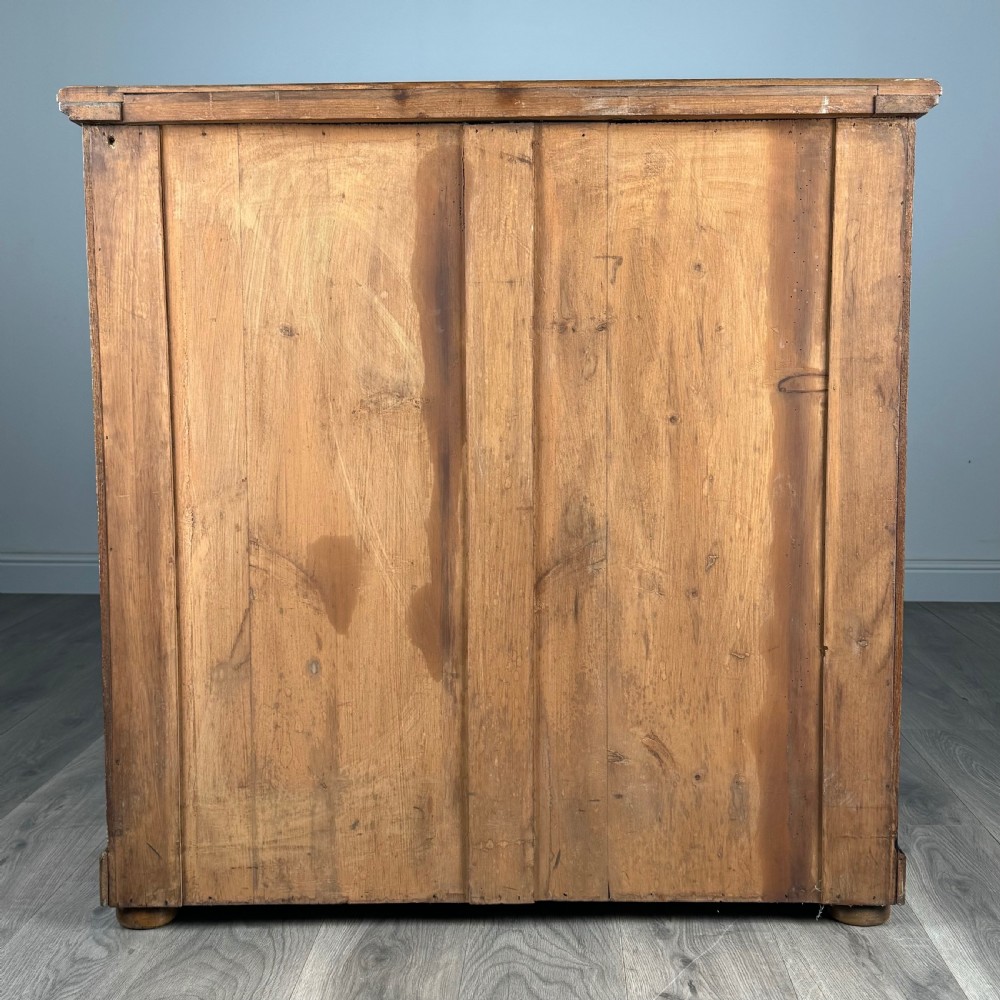  Antique Late 19th Century Fine Quality Chest Of Drawers In Oak 
 View V