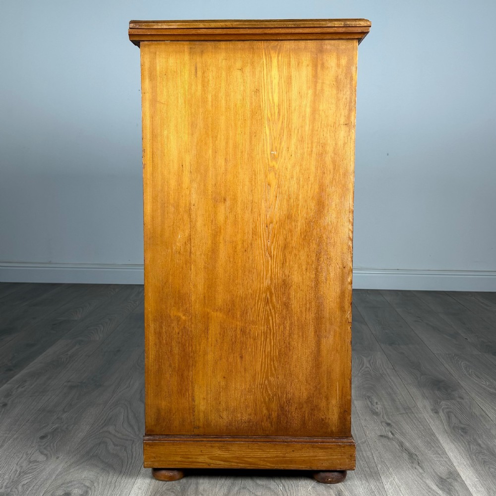  Antique Late 19th Century Fine Quality Chest Of Drawers In Oak 
 View VII