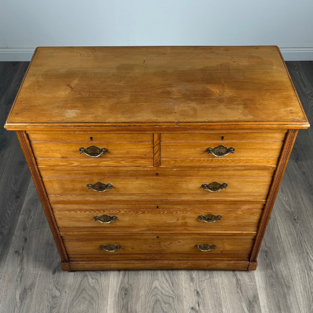  Antique Late 19th Century Fine Quality Chest Of Drawers In Oak 
 View IX
