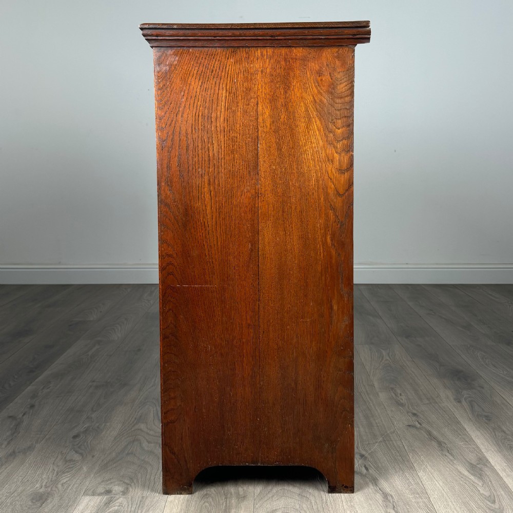 Antique 20th Century Chest Of Drawers In Oak 
 View III