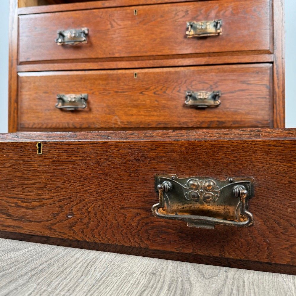 Antique 20th Century Chest Of Drawers In Oak 
 View XV