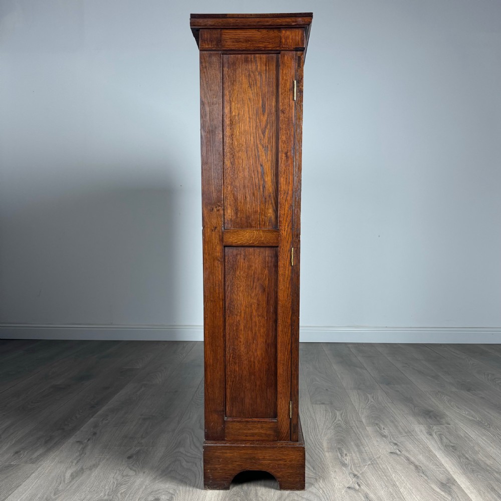 Antique 20th Century Display Cabinet In Oak 
 View VIII