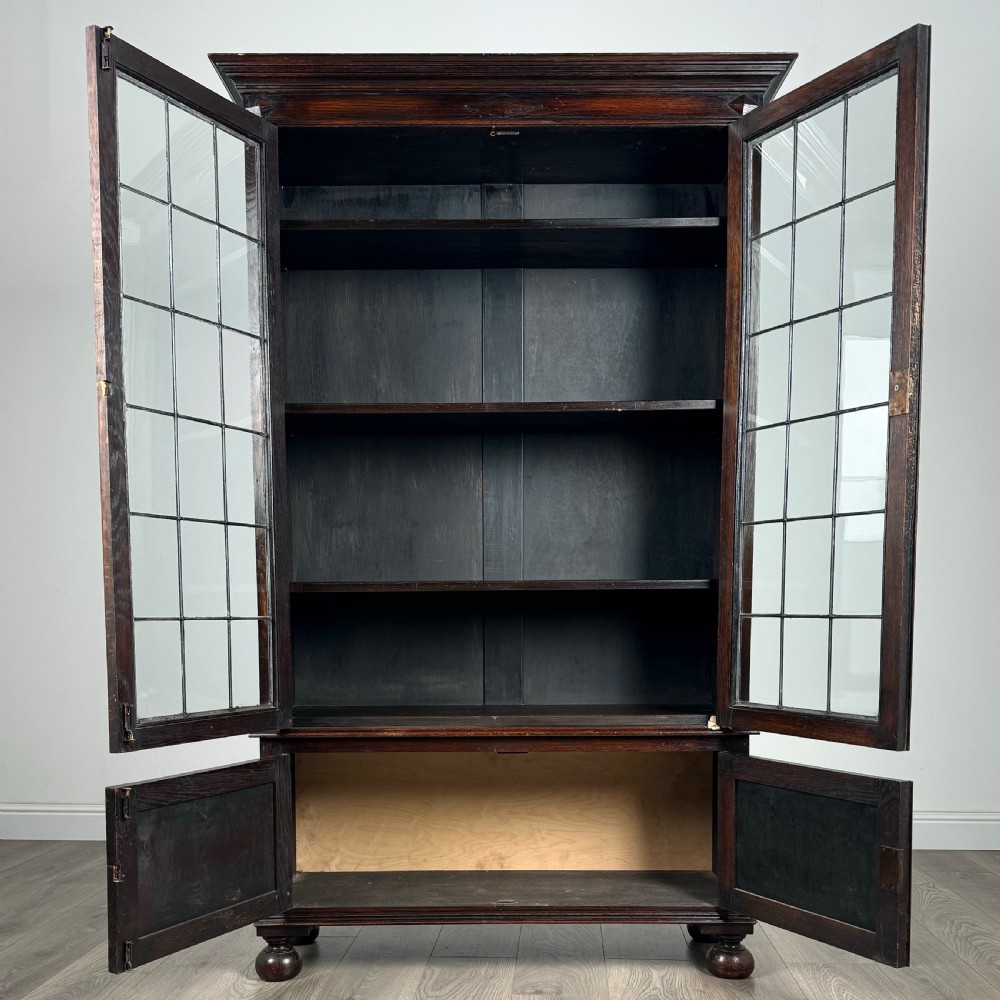 Antique 20th Century Oak Display Cabinet 
 View II