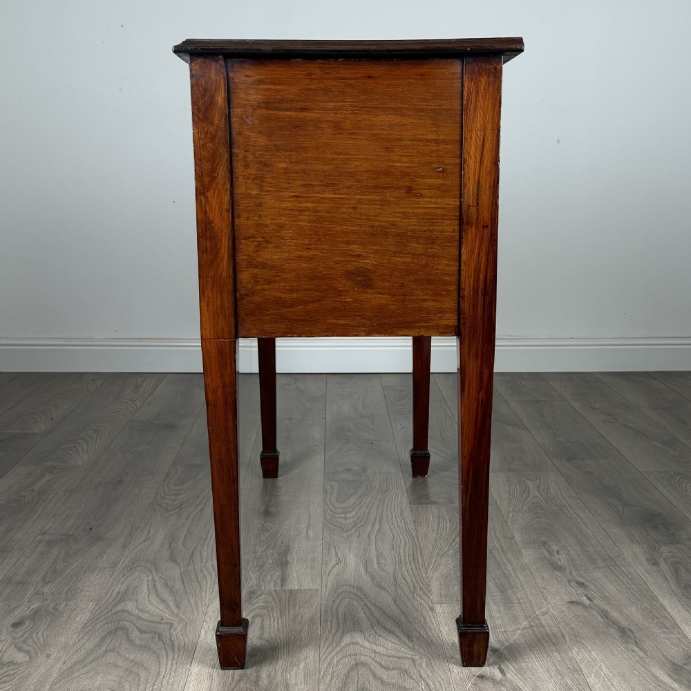 Antique Early 19th Century Sideboard In Mahogany 
 View III