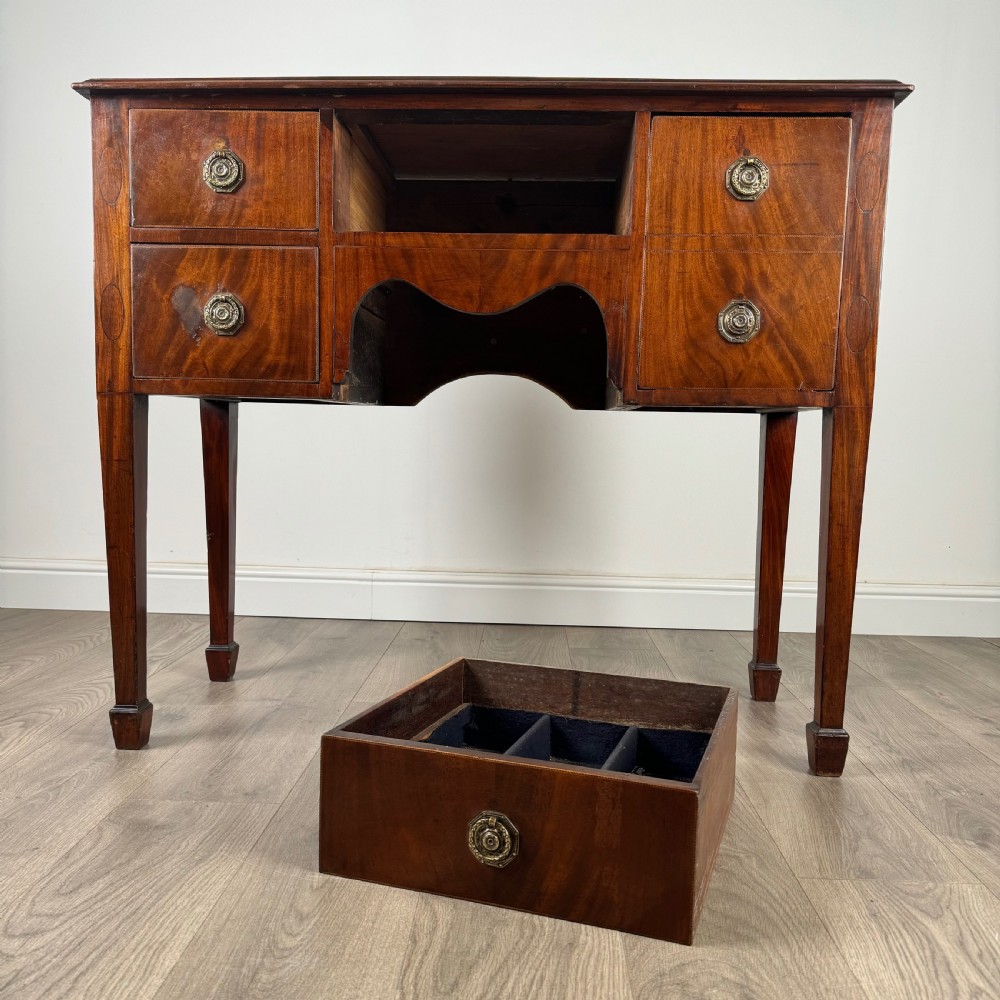 Antique Early 19th Century Sideboard In Mahogany 
 View X