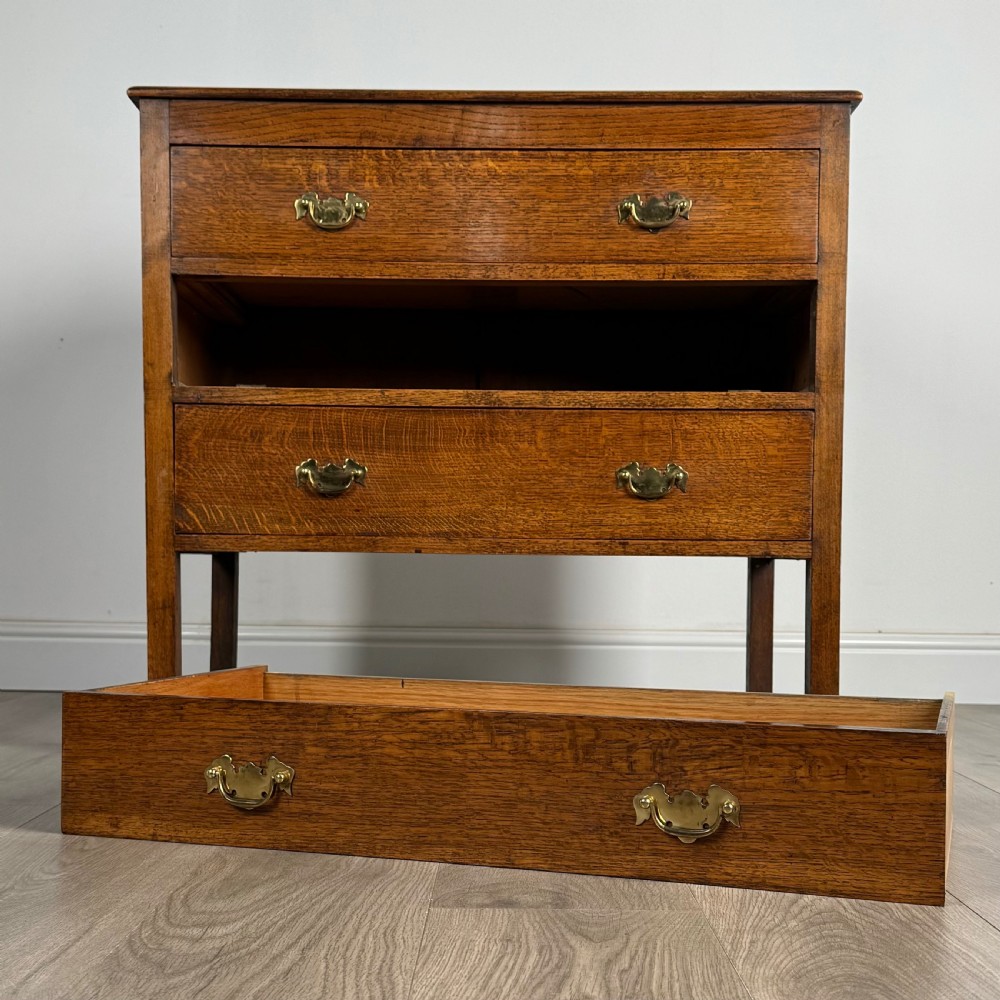 Antique 20th Century Oak Chest Of Drawers 
 View X