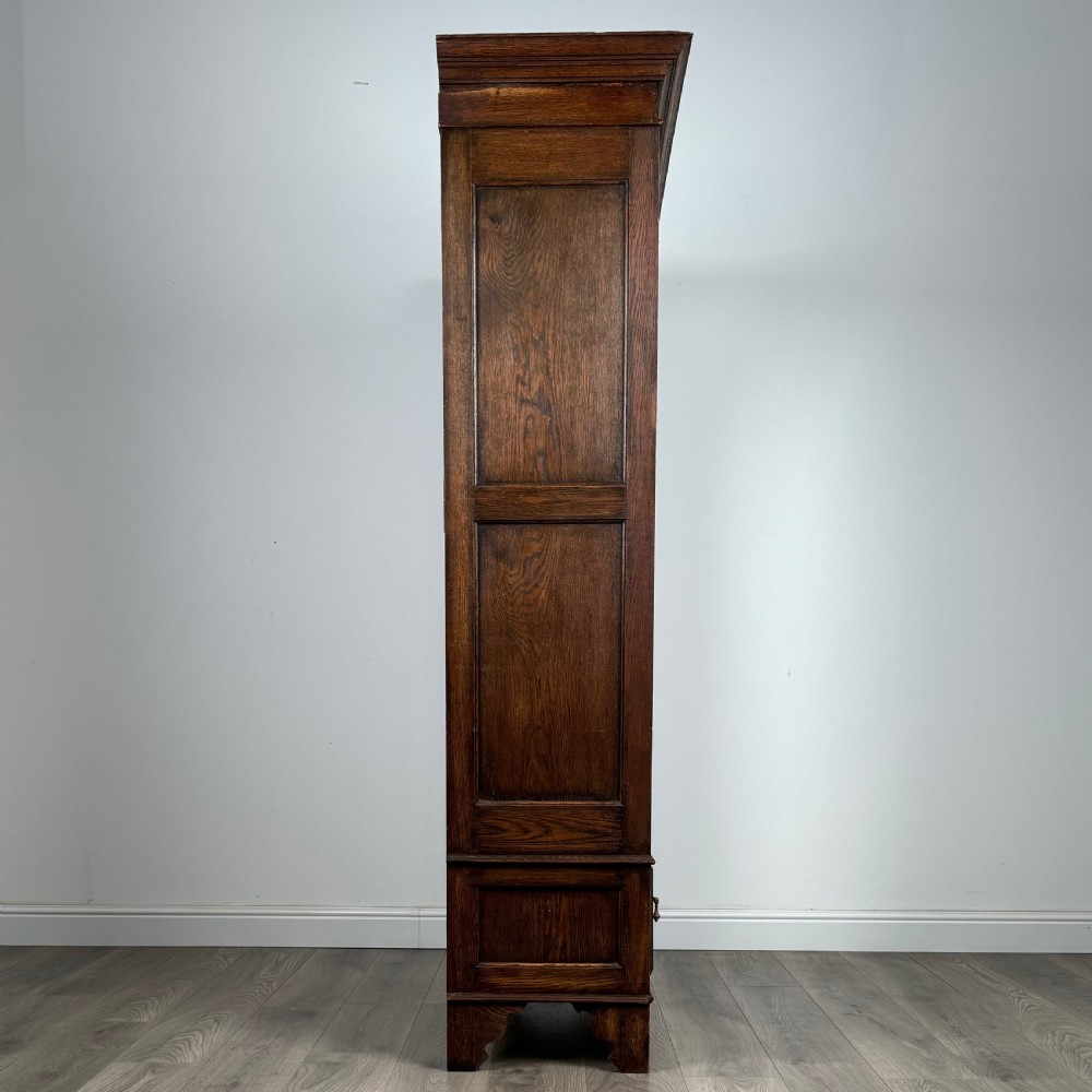 Antique 20th Century Good Quality Wardrobe In Oak 
 View VIII