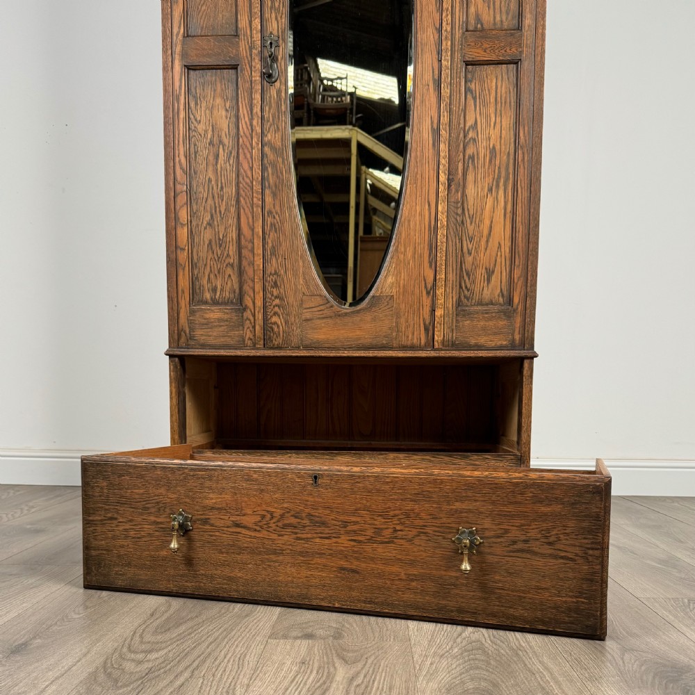Antique 20th Century Good Quality Wardrobe In Oak 
 View X