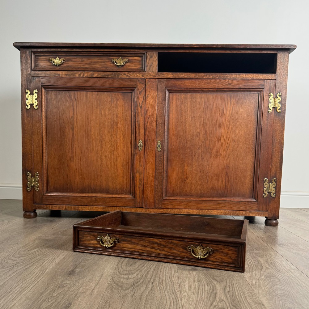 Antique 20th Century Sideboard In Oak 
 View XI