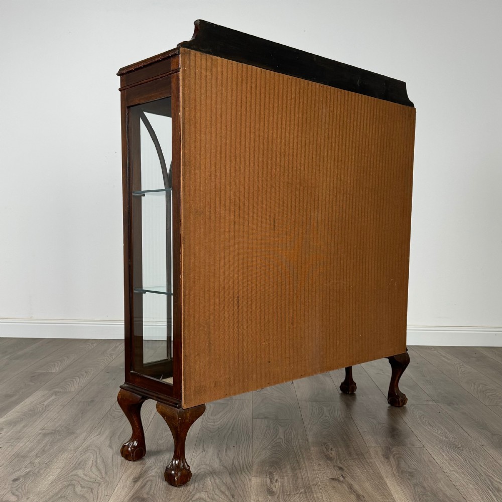 Antique 20th Century Display Cabinet In Mahogany 
 View V