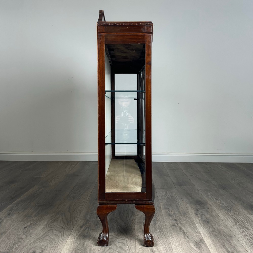 Antique 20th Century Display Cabinet In Mahogany 
 View VIII