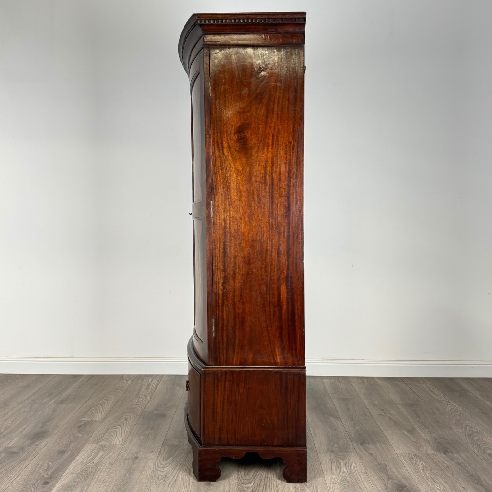 Antique 18th Century Bow Fronted Wardrobe In Mahogany 
 View IV