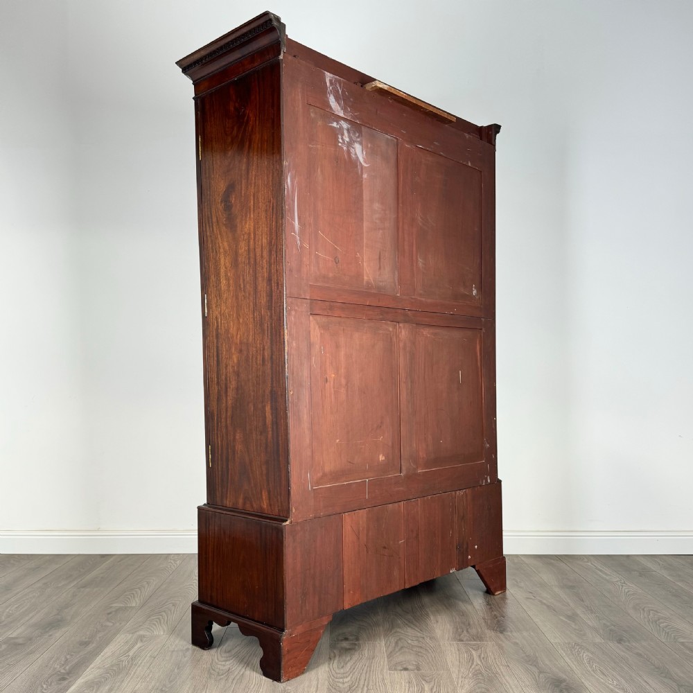 Antique 18th Century Bow Fronted Wardrobe In Mahogany 
 View V