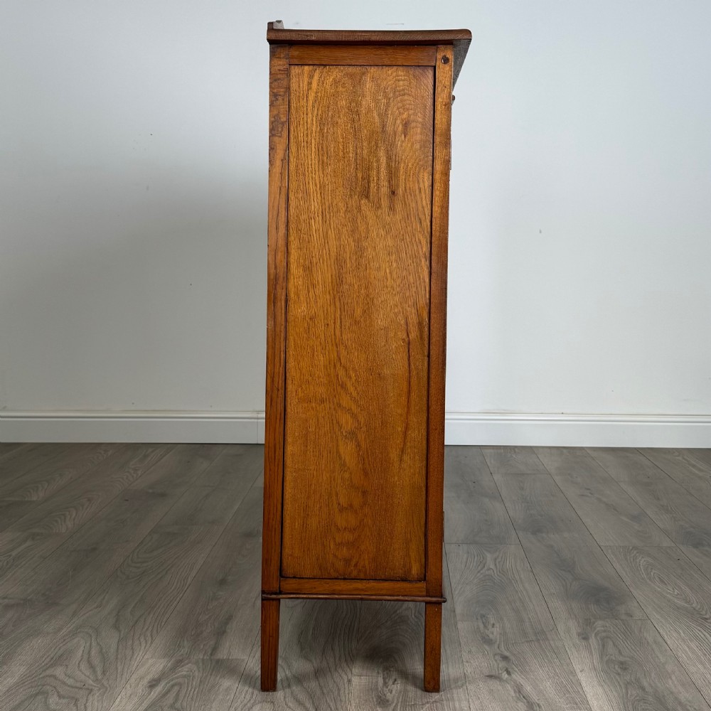  Antique 20th Century Display Cabinet In Oak 
 View VIII