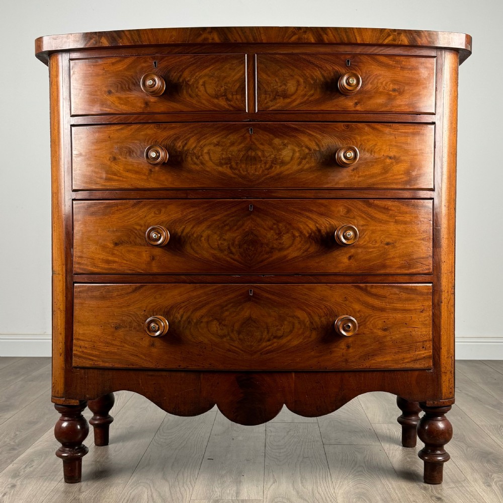 Antique 19th Century Bow Fronted Chest Of Drawers In Mahogany 
