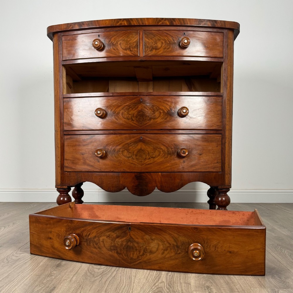 Antique 19th Century Bow Fronted Chest Of Drawers In Mahogany 
 View X