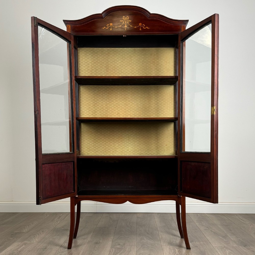 Antique 20th Century Inlaid Display Cabinet In Mahogany 
 View II