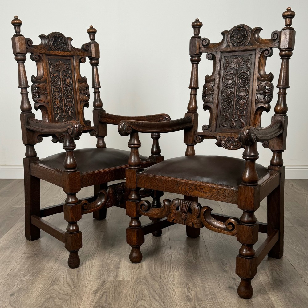 Antique 20th Century Pair Of Fine Quality Armchairs In Oak 
