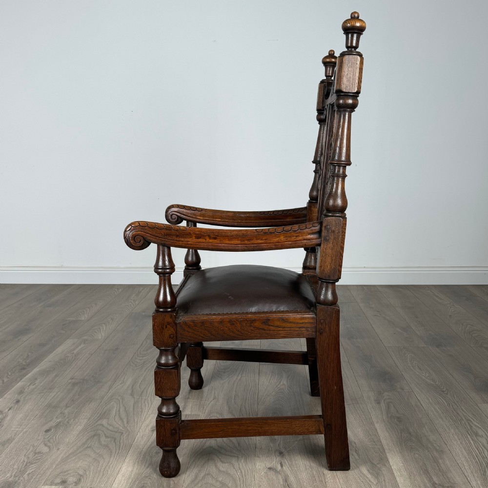Antique 20th Century Pair Of Fine Quality Armchairs In Oak 
 View III