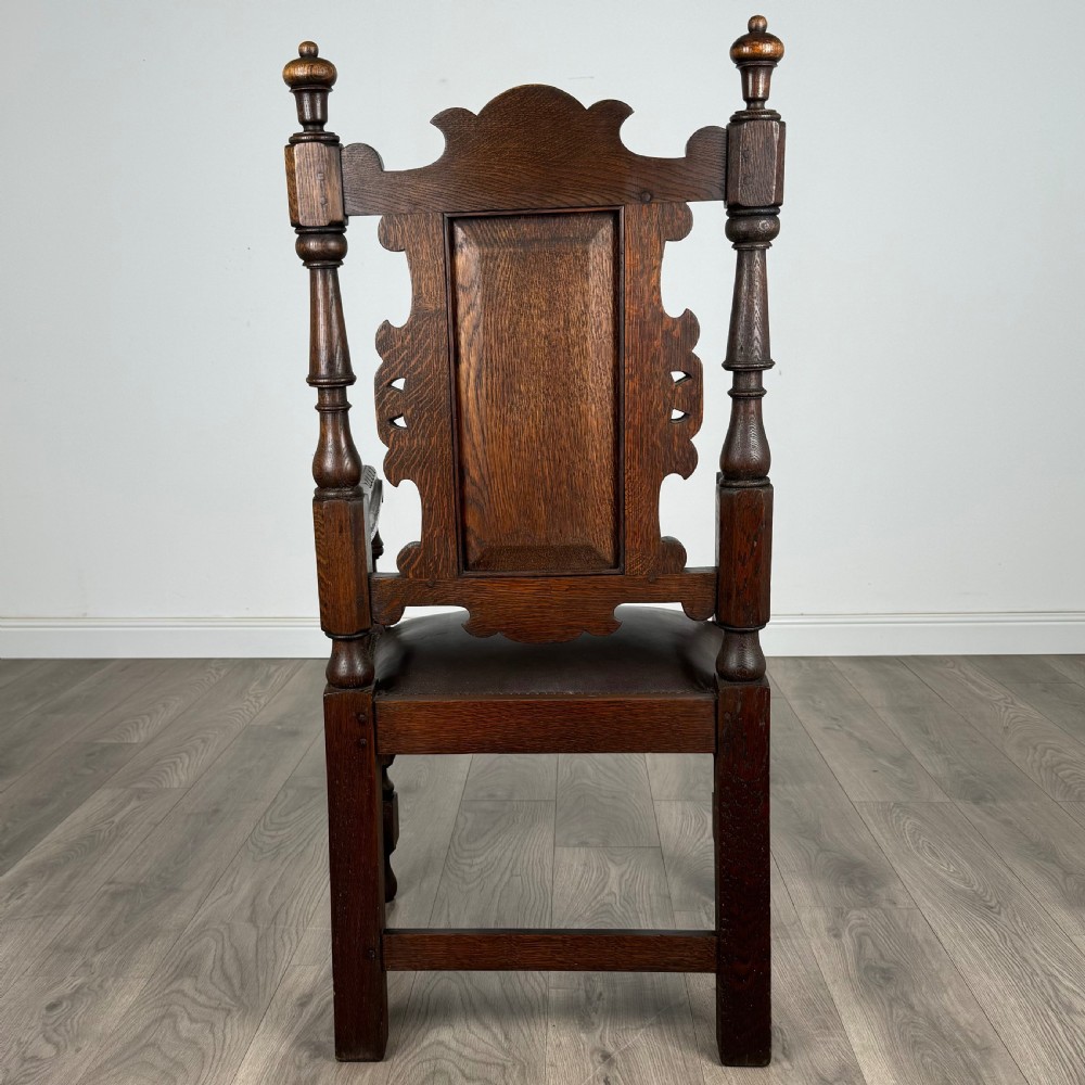 Antique 20th Century Pair Of Fine Quality Armchairs In Oak 
 View V