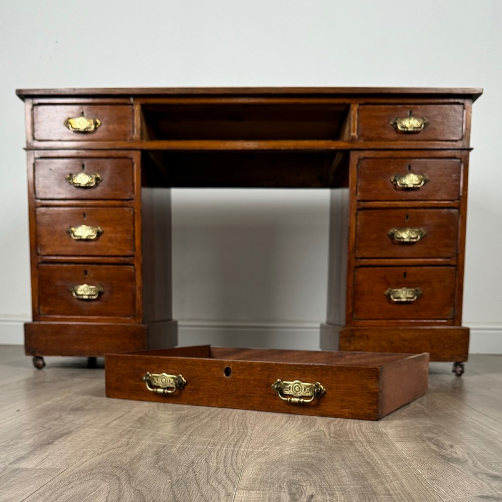 Antique 19th Century Pedestal Desk In Oak View X