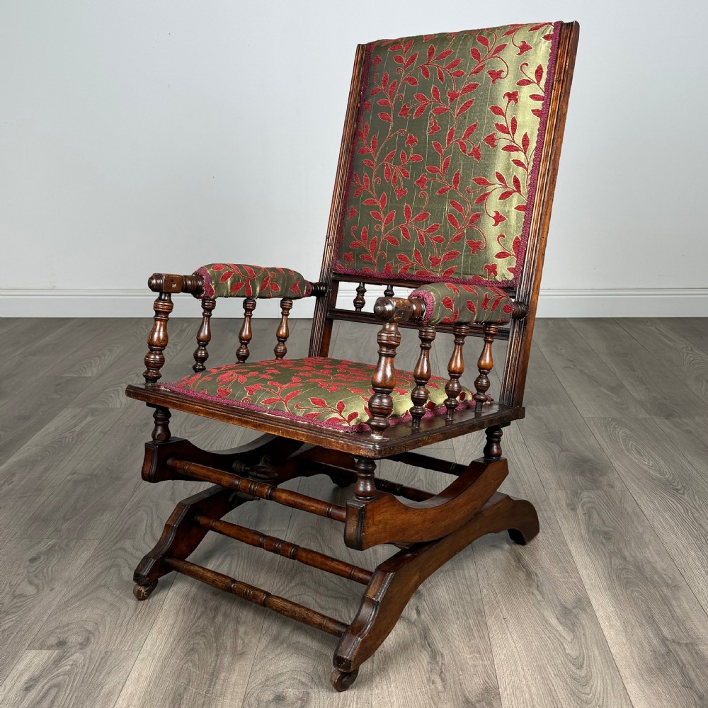 Antique 20th Century American Rocking Chair In Beech 

