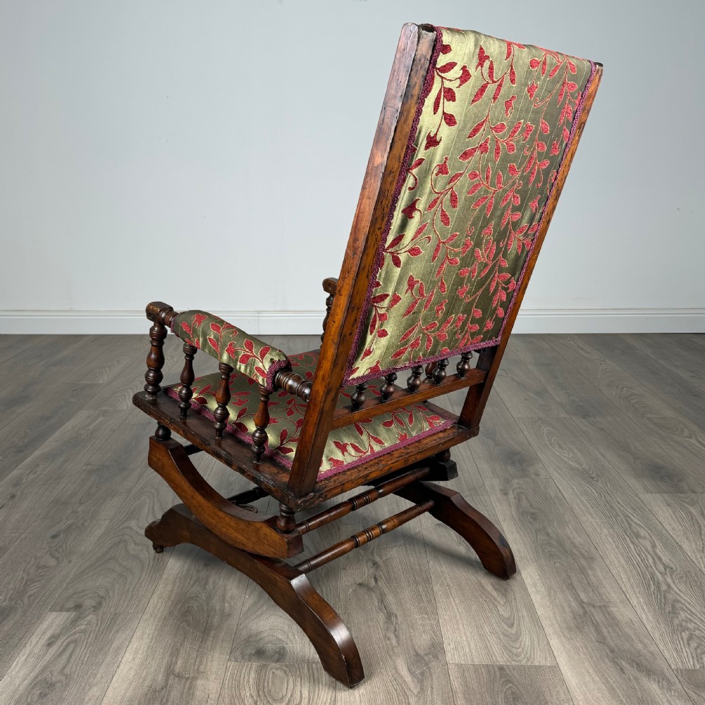 Antique 20th Century American Rocking Chair In Beech 
 View III