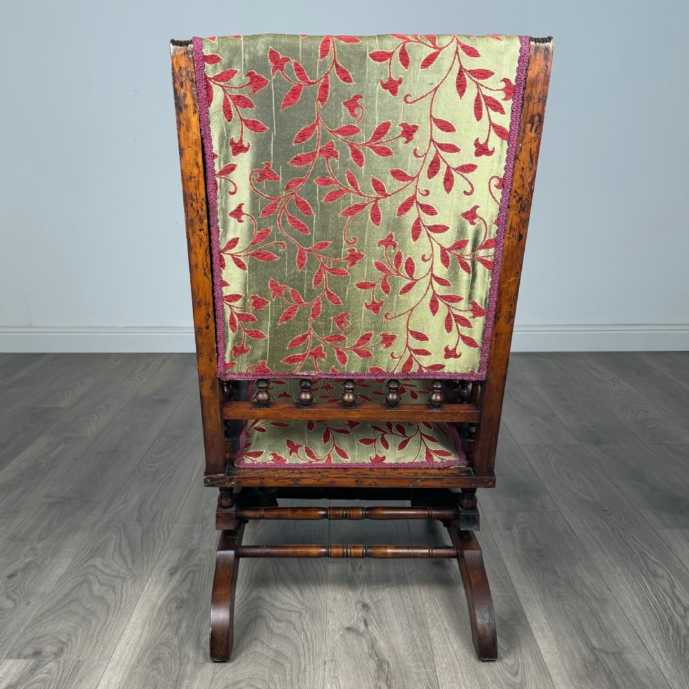 Antique 20th Century American Rocking Chair In Beech 
 View IV