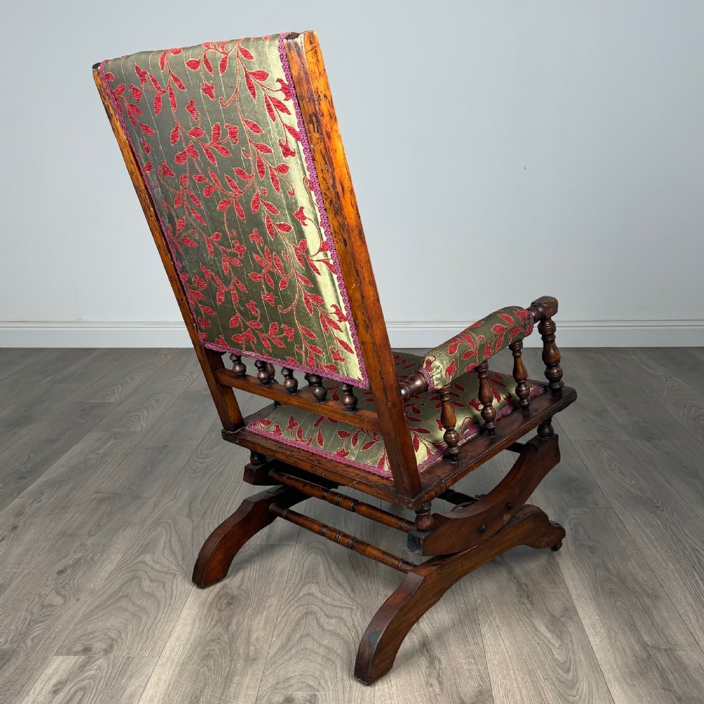 Antique 20th Century American Rocking Chair In Beech 
 View V