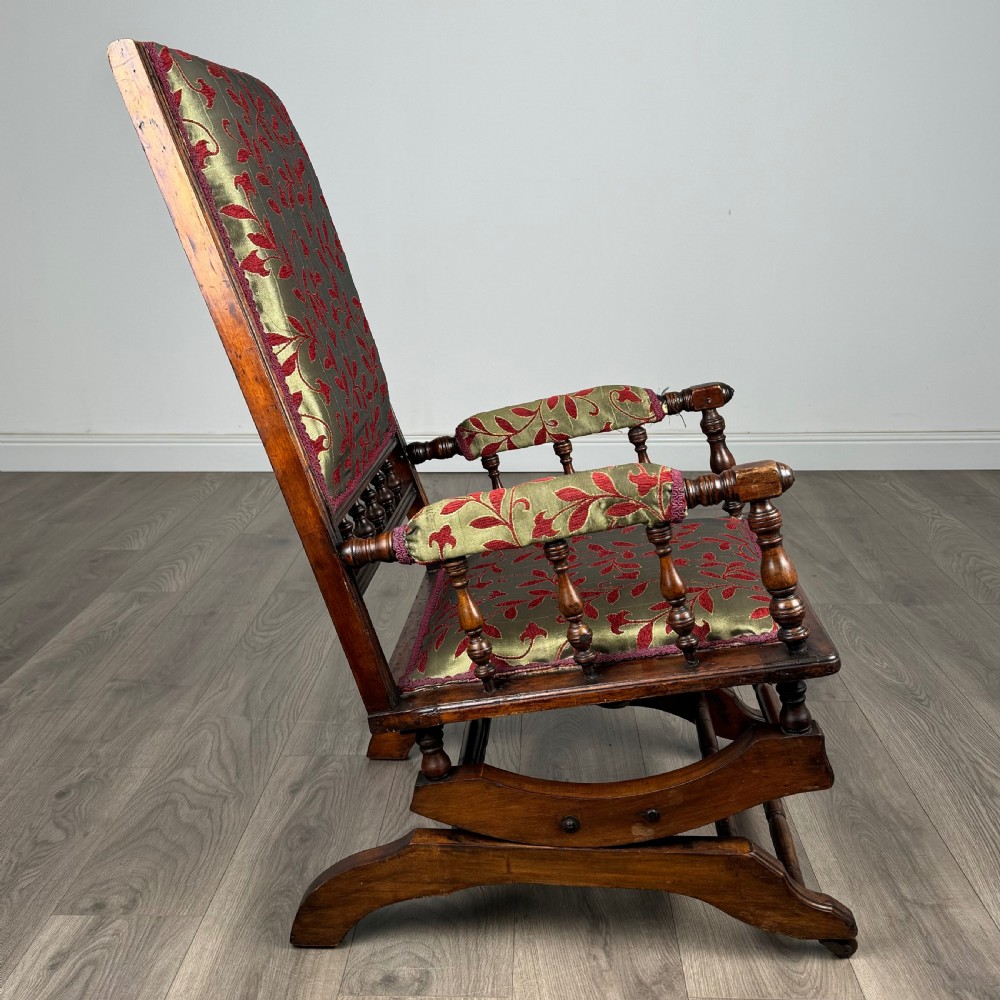 Antique 20th Century American Rocking Chair In Beech 
 View VI