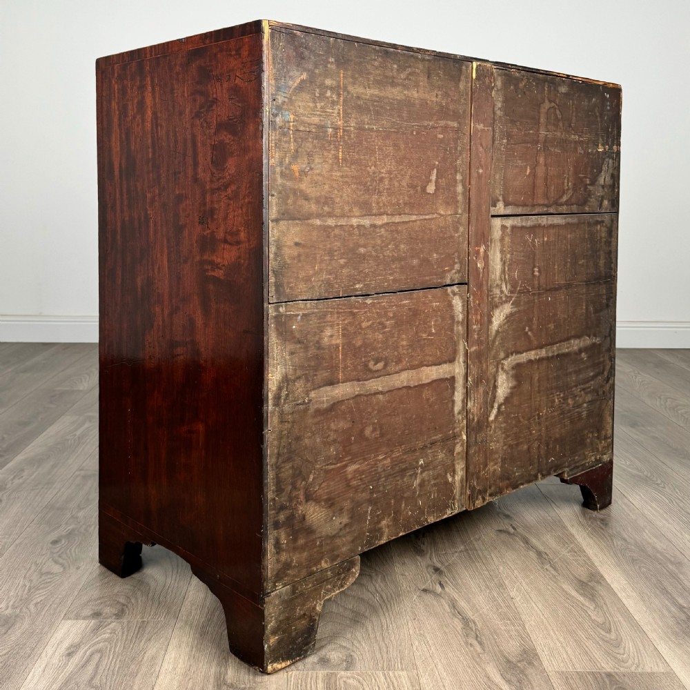 Antique 18th Century Chest Of Drawers In Mahogany 
 View IV
