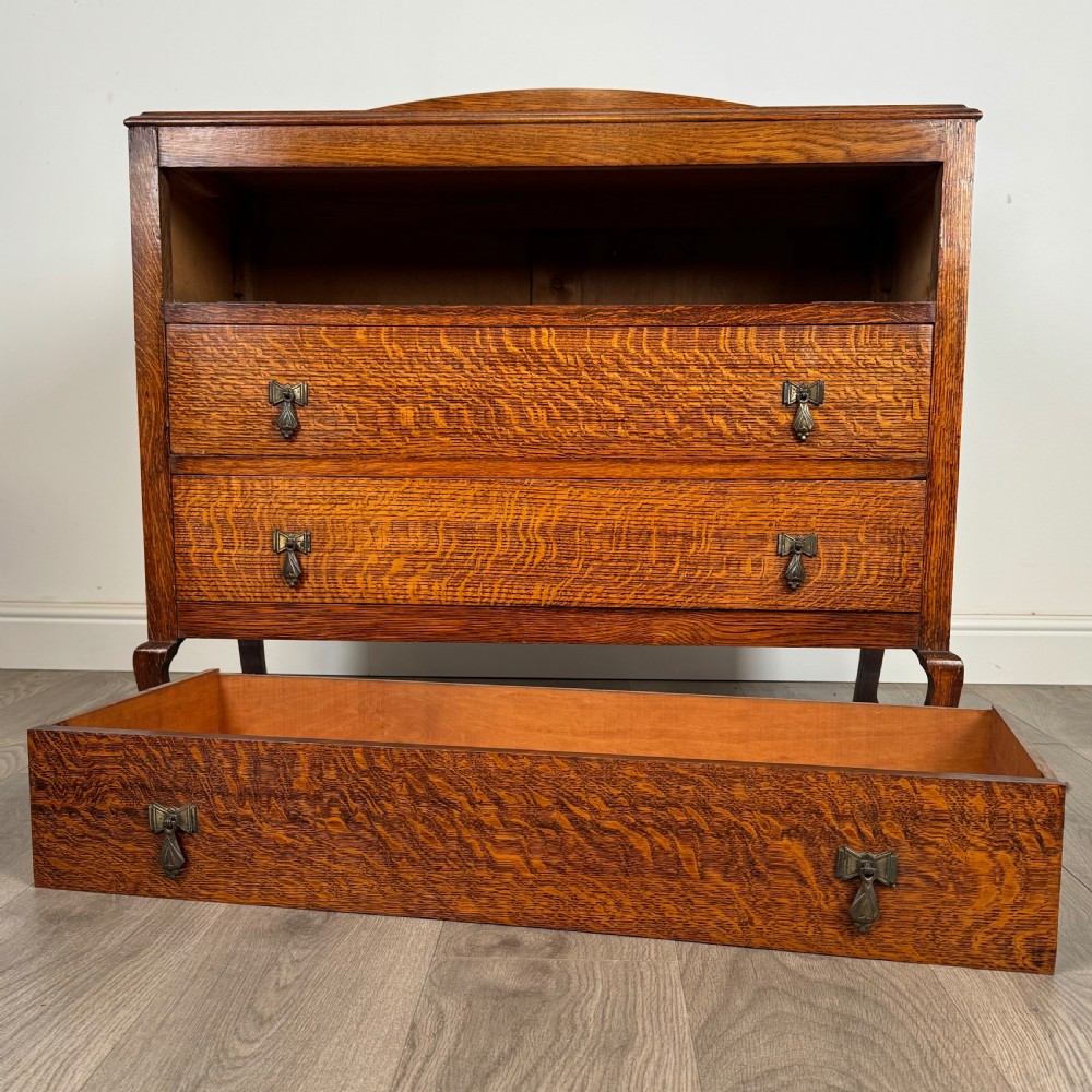  Antique 20th Century Chest Of Drawers In Oak 
 View X