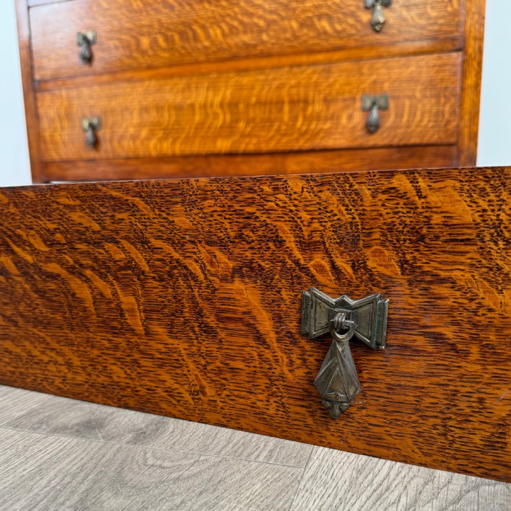  Antique 20th Century Chest Of Drawers In Oak 
 View XI
