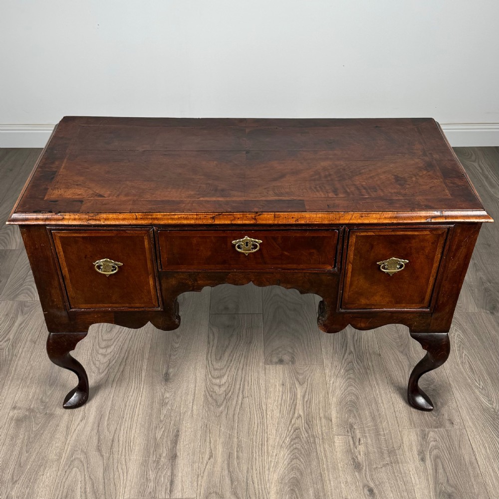 Antique 17th Century Queen Anne Desk In Walnut
 View IX