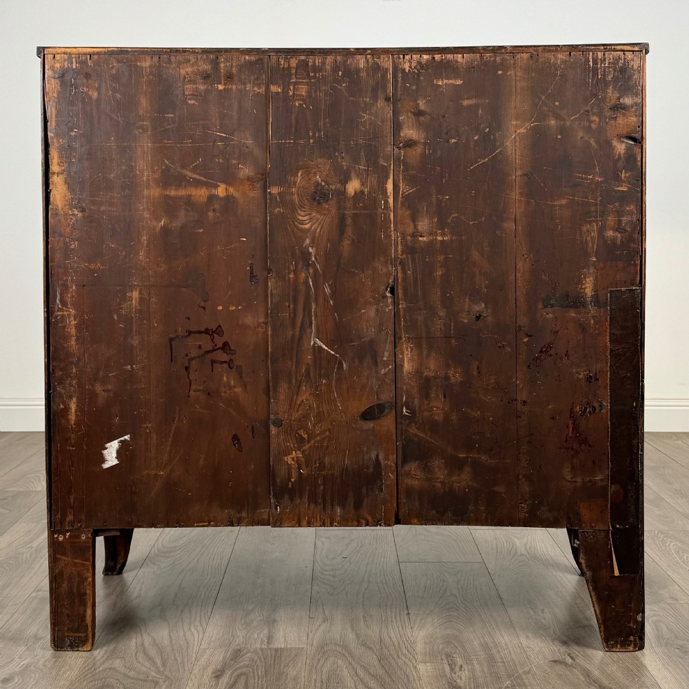 Antique 18th Century Bow Fronted Chest Of Drawers In Mahogany 
 View V